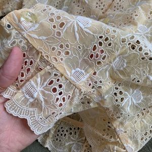 Vintage all over lace top